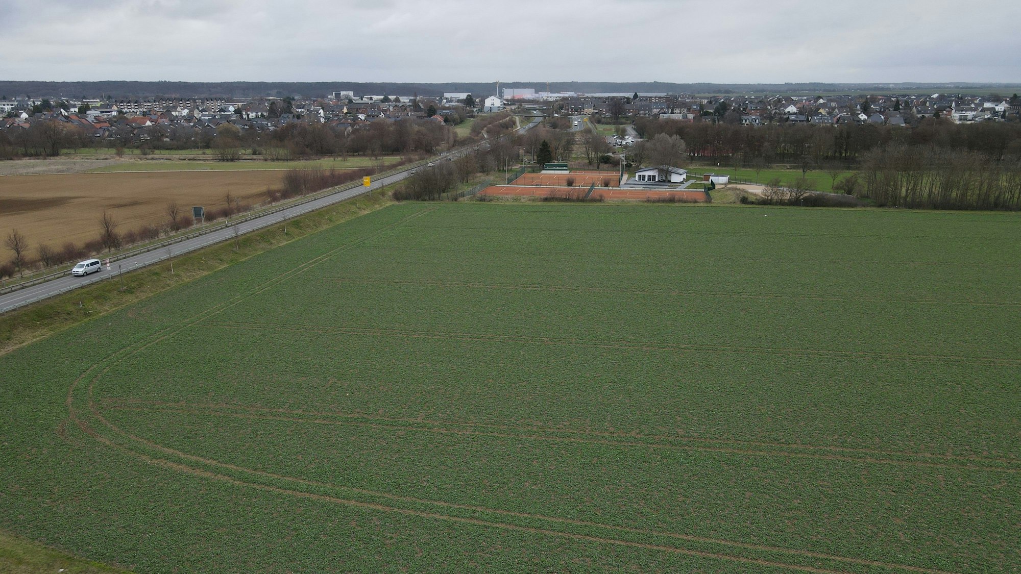 Eine unbebaute Fläche wird von schräg oben gezeigt.