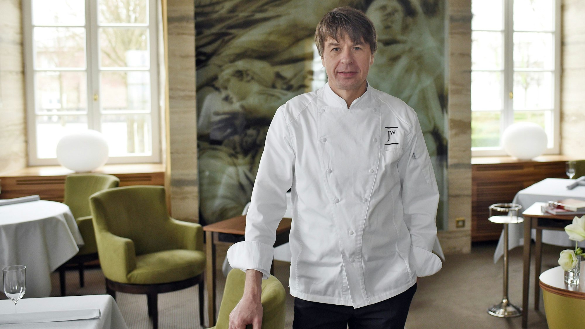 Der Koch Joachim Wissler steht in seinem Restaurant «Vendome» in Bergisch Gladbach.