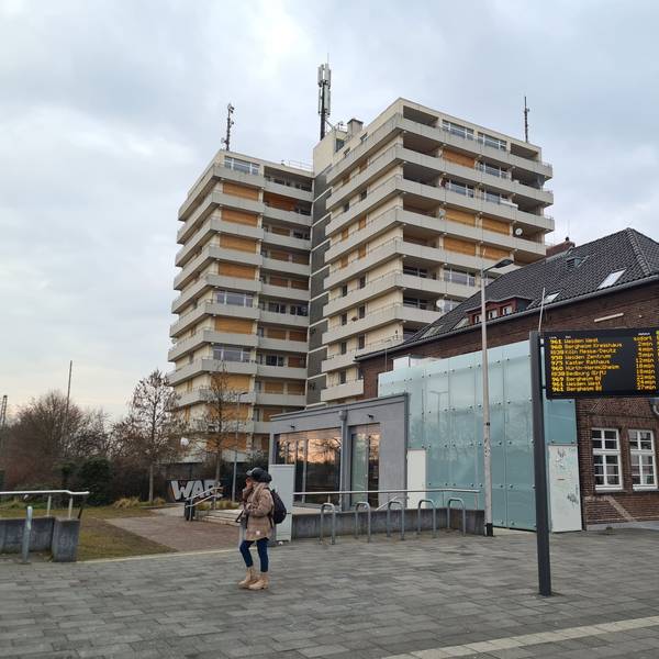 Das Hochhaus an der Frenser Straße in Quadrath-Ichendorf.