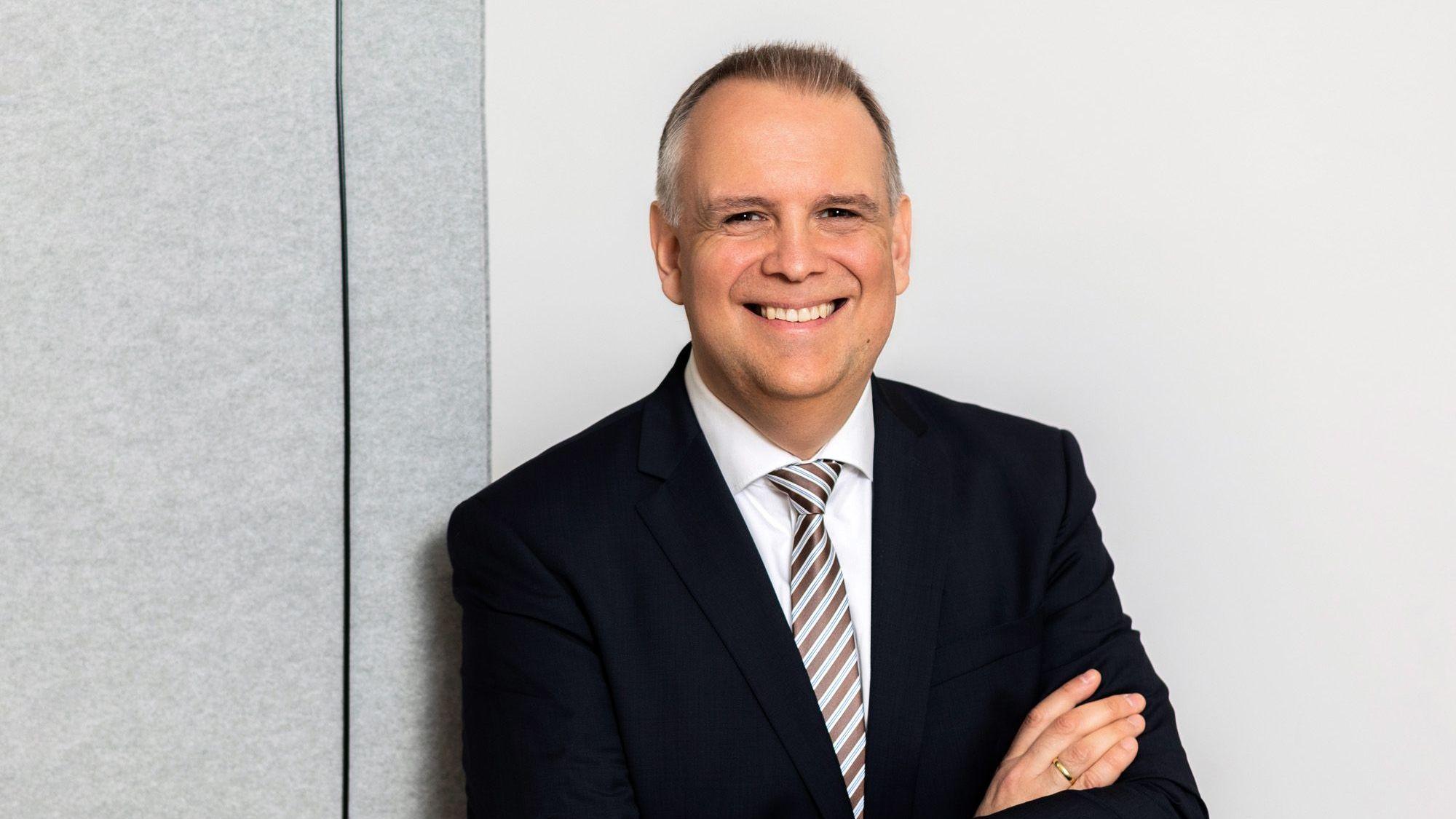 Porträt von Volker Suermann.