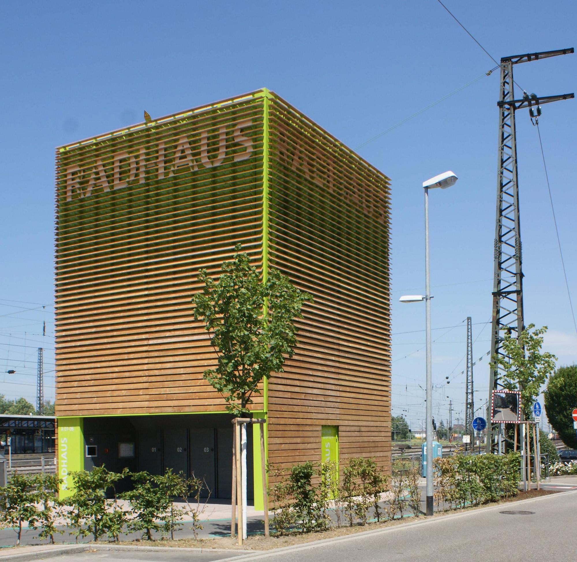 Fahrradparkhaus in Offenburg.