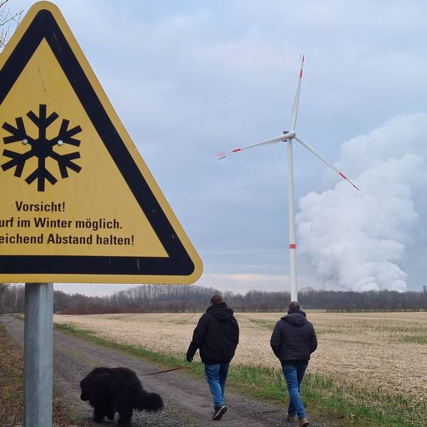 Windräder auf der Wiedenfelder Höhe in Bergheim.