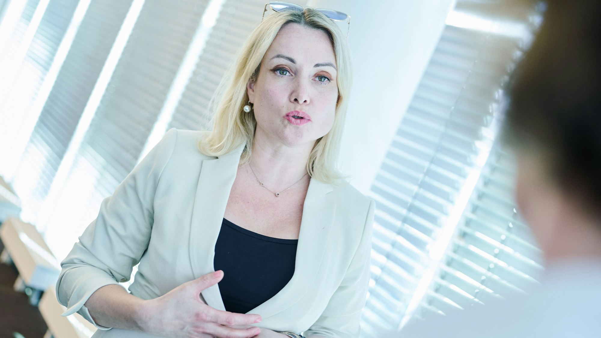 Marina Owsjannikowa protestierte im russischen Staatsfernsehen gegen den Krieg. Bereuen tut sie die Aktion nicht.