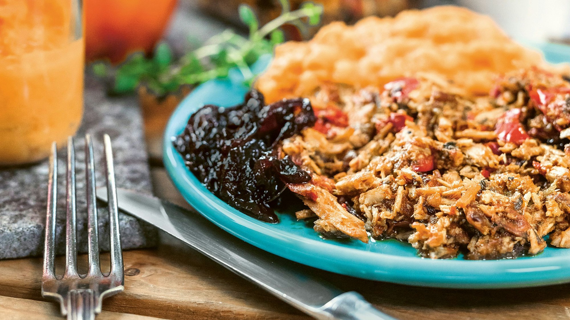 Pulled Pork mit Süßkartoffelstampf und Balsamico-Zwiebeln