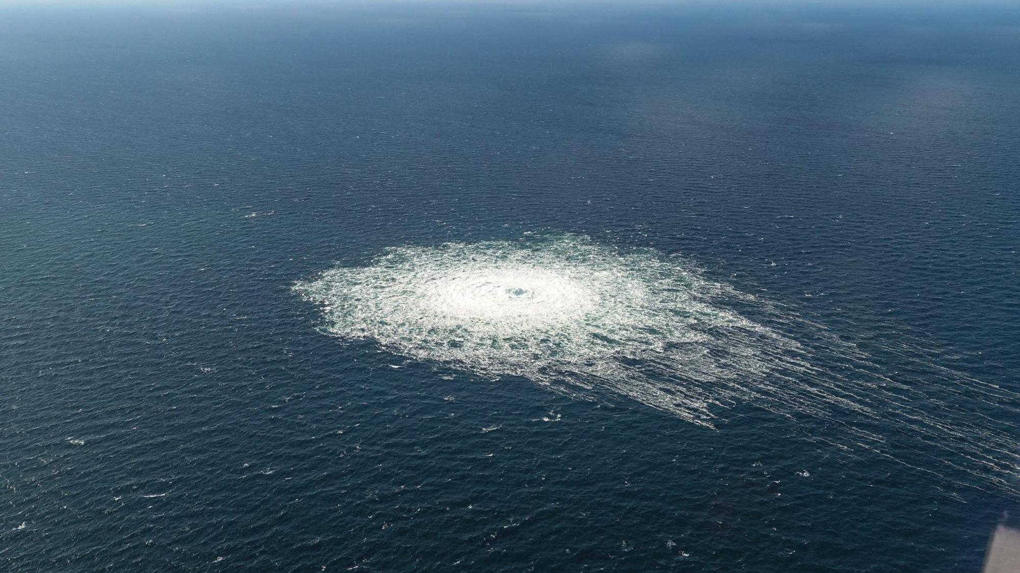 Das Nord Stream 2-Gasleck in der Nähe von Bornholm aus der Luft. (Archivbild)