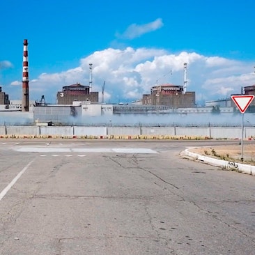 Dieses vom Pressedienst des russischen Verteidigungsministeriums veröffentlichte Foto zeigt eine Gesamtansicht des Kernkraftwerks Saporischschja in einem Gebiet unter russischer Militärkontrolle im Südosten der Ukraine.