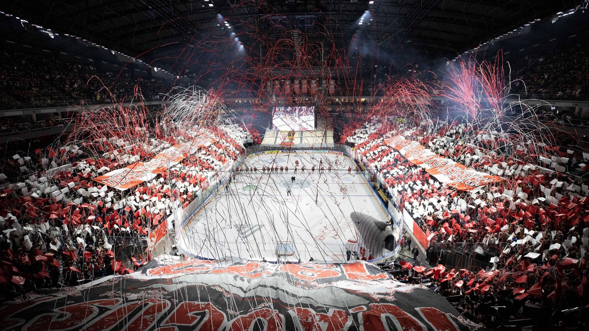 PENNY DEL Kölner Haie - Düsseldorfer EG Köln, 16.12.2022 Choreo PENNY DEL Kölner Haie - Düsseldorfer EG am 16.12.2022 in der Lanxess Arena in Köln Deutschland. *** PENNY DEL Kölner Haie Düsseldorfer EG Cologne, 16 12 2022 Choreo PENNY DEL Kölner Haie Düsseldorfer EG on 16 12 2022 at Lanxess Arena in Cologne Germany. Copyright: xBEAUTIFULxSPORTS/AndreasxDickx