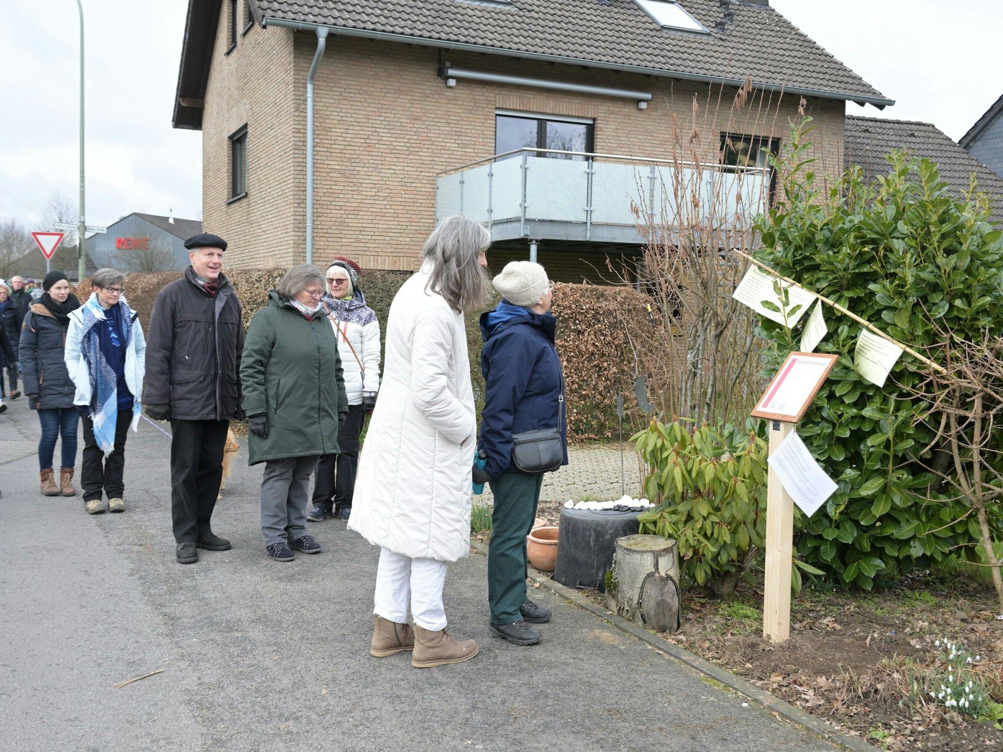 Die Eröffnung des Schöpfungswanderweg in Bechen.