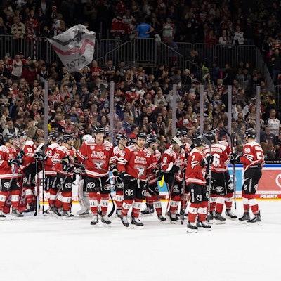 PENNY DEL Kölner Haie - Eisbären Berlin Köln, 01.11.2022 Winning Team Kölner Haie PENNY DEL Kölner Haie - Eisbären Berlin am 01.11.2022 in der Lanxess Arena in Köln Deutschland. *** PENNY DEL Cologne Sharks Eisbären Berlin Cologne, 01 11 2022 Winning Team Cologne Sharks PENNY DEL Cologne Sharks Eisbären Berlin on 01 11 2022 at Lanxess Arena in Cologne Germany Copyright: xBEAUTIFULxSPORTS/AndreasxDickx
