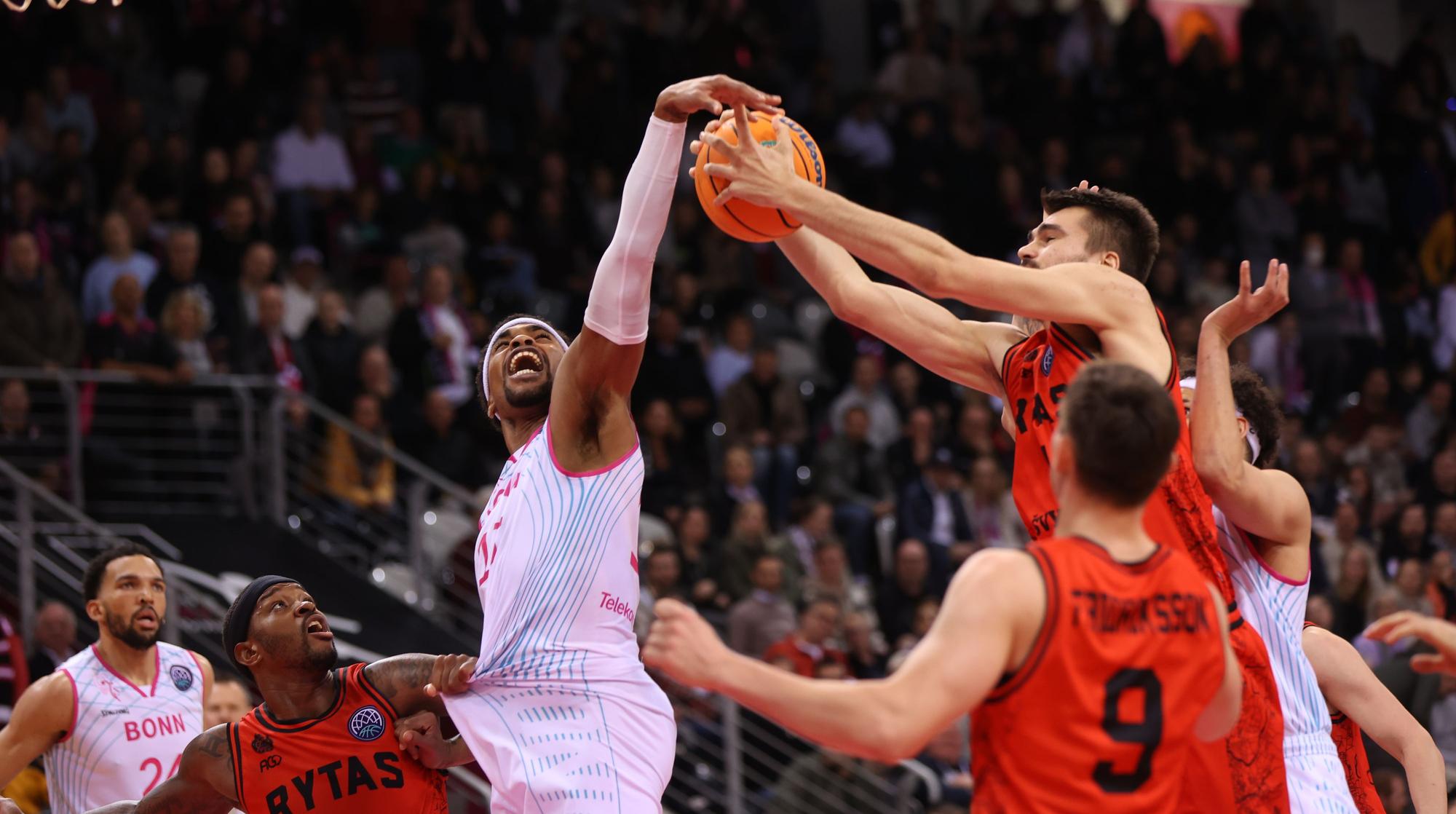 Telekom Baskets vs Rytas Vilnius.