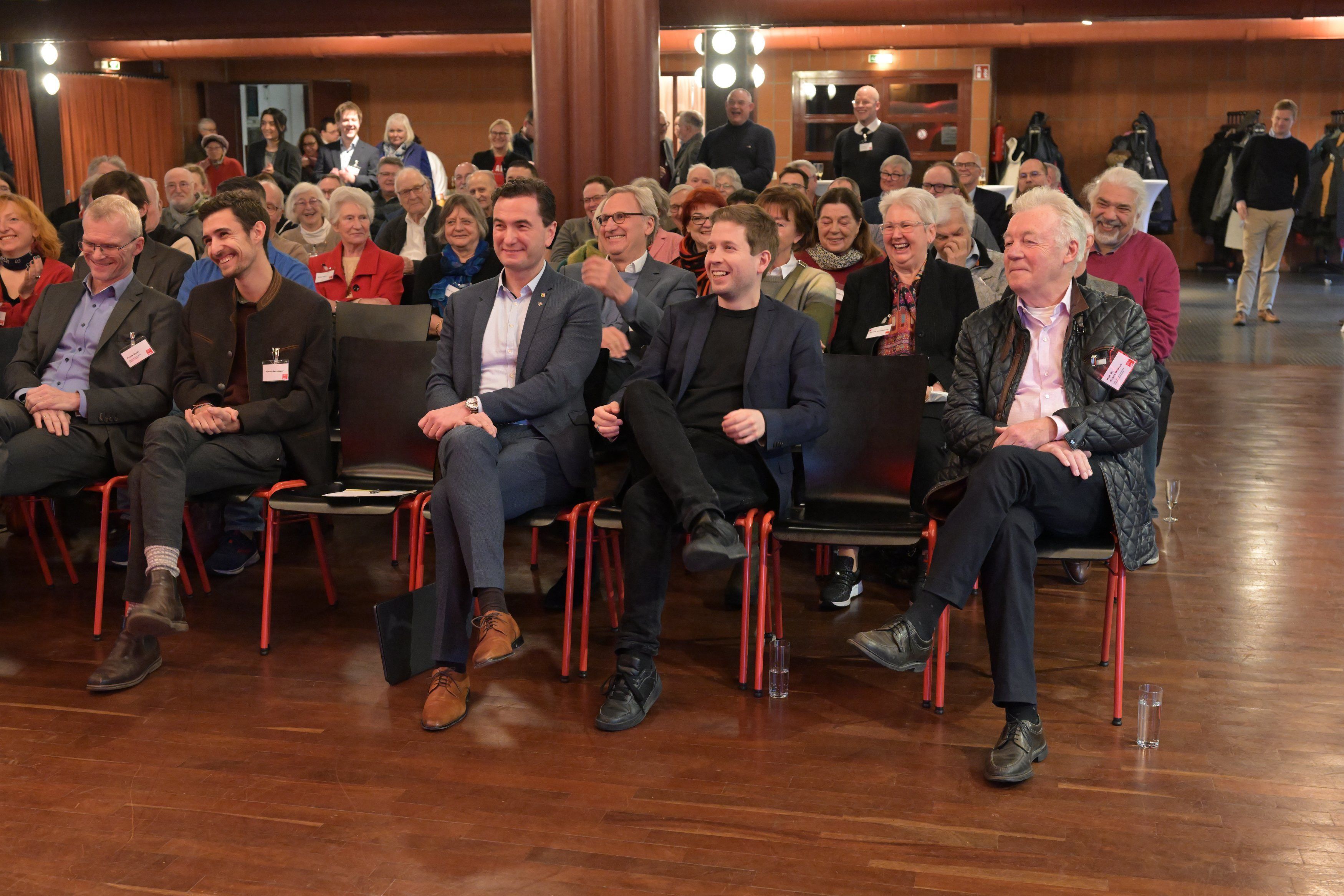 Frühjahrsempfang der SPD Rhein Berg mit Kevin Kühnert
v.l. Frank Stein, Marcel Kreutz,  Kevin Kühnert, Dr. Thomas Wilk (RP Köln), Dr. Jürgen Wilhelm