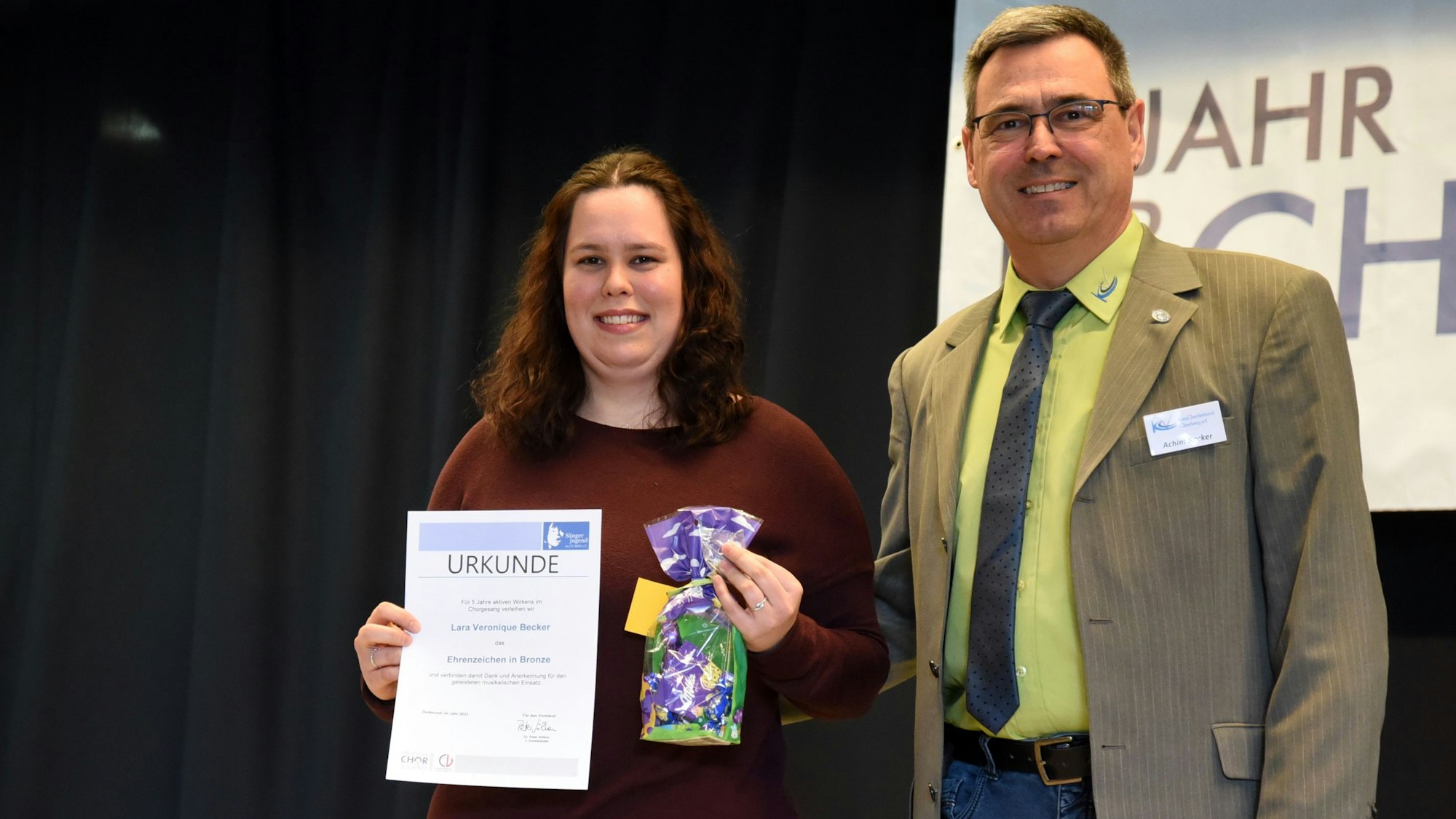 ds Jahr Der Choere 2022 Ehrungen des Kreischorverbandes Oberberg in der Aula Bielstein Einzel Bronze