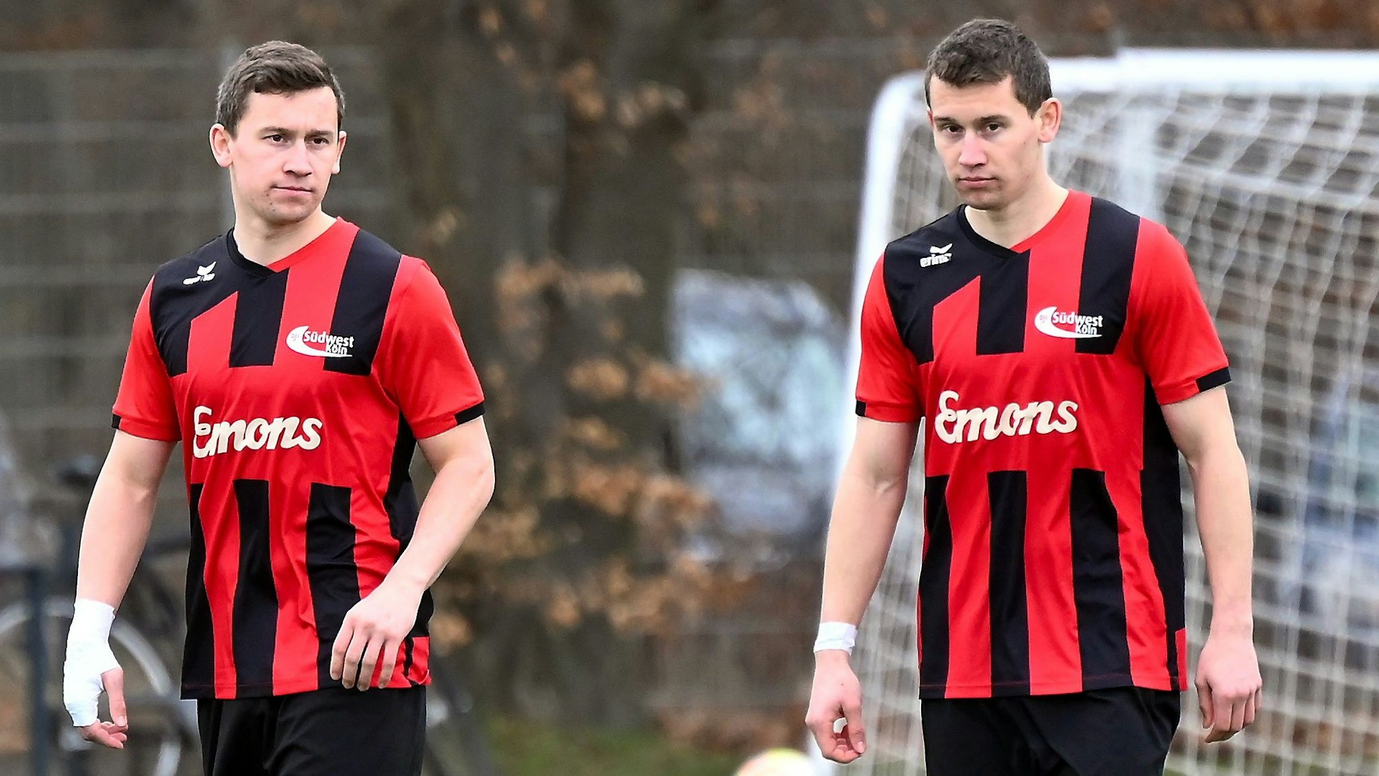 12.03.2023, Fussball-DJK Südwest Köln-Schlebusch ii
links: Hendrik Graf (Südwest Köln)
rechts: Philipp Graf (Südwest Köln)
Foto: Uli Herhaus