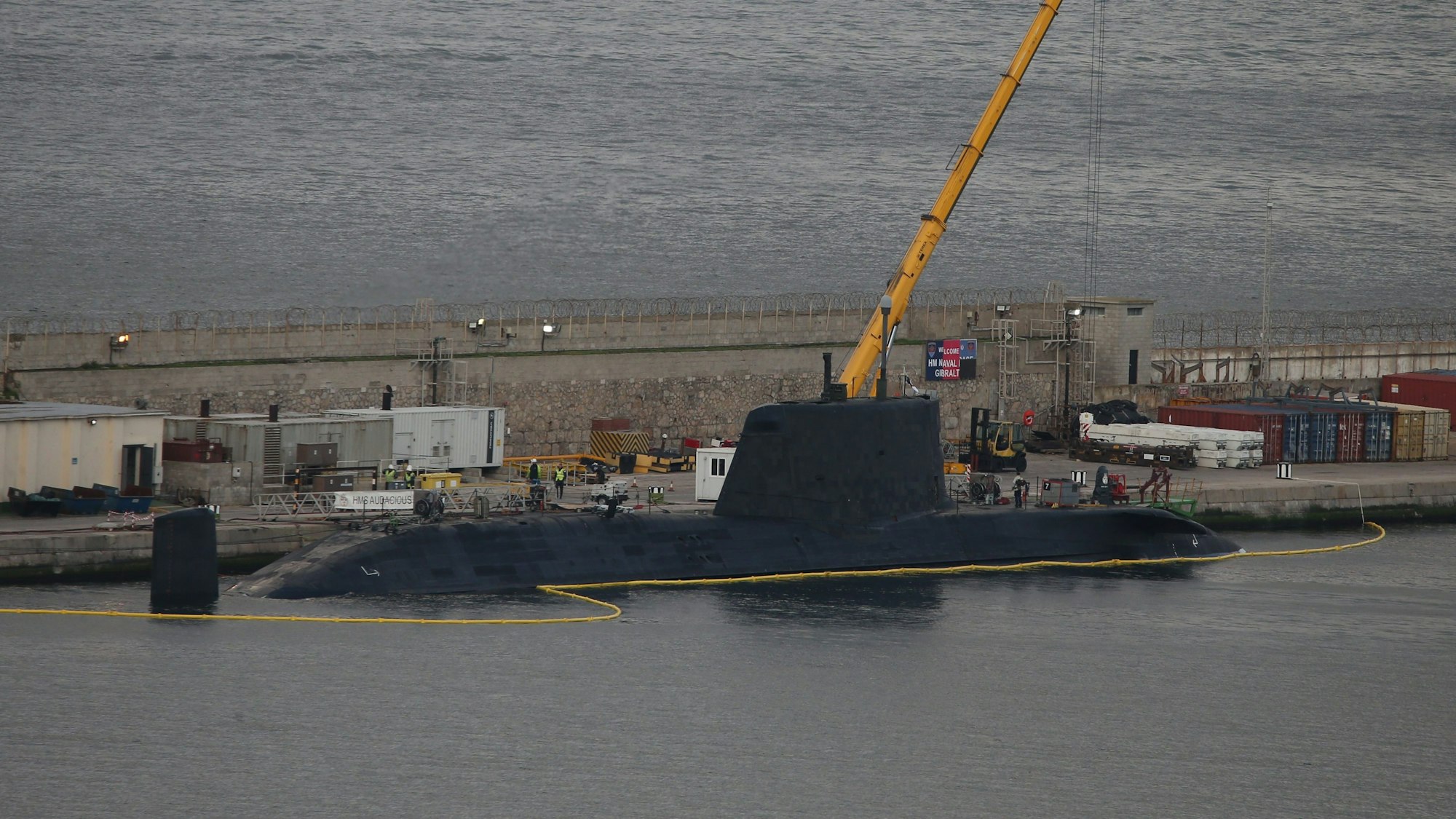Ein Atom-U-Boot der Astute-Klasse, neuste Generation der britischen Royal Navy, liegt auf der Militärbasis in Gibraltar. (Symbolbild)dpa