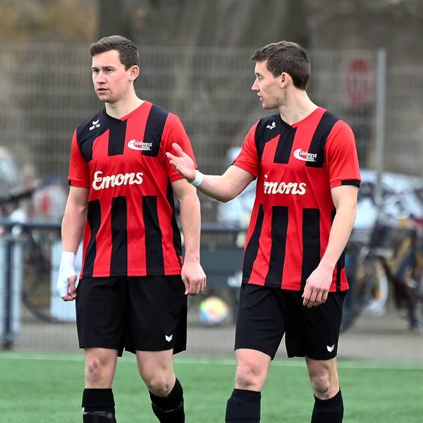 12.03.2023, Fussball-DJK Südwest Köln-Schlebusch ii
links: Hendrik Graf (Südwest Köln)
rechts: Philipp Graf (Südwest Köln)
Foto: Uli Herhaus