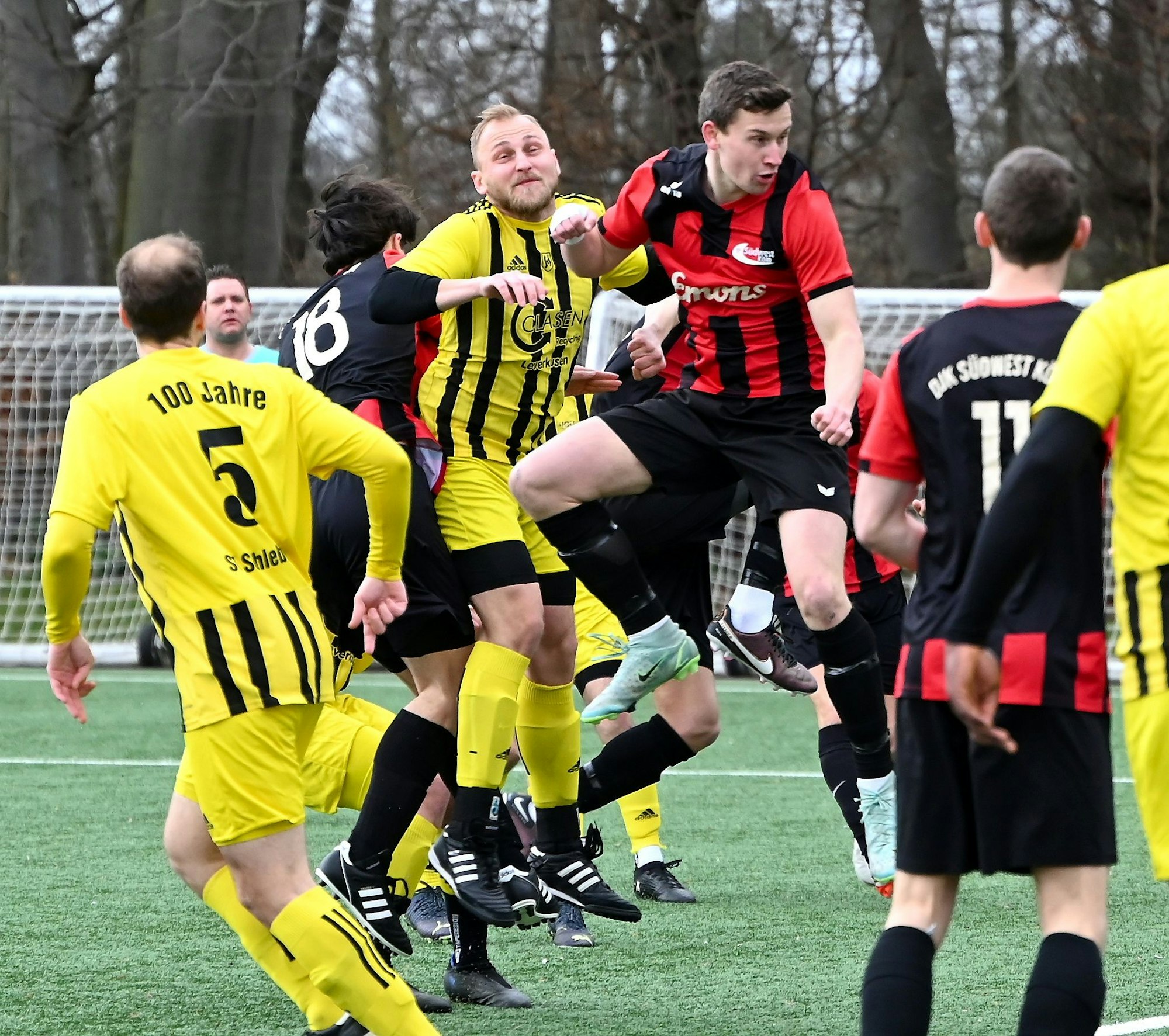 12.03.2023, Fussball-DJK Südwest Köln-Schlebusch ii
mitte: Hendrik Graf (Südwest Köln)
Foto: Uli Herhaus