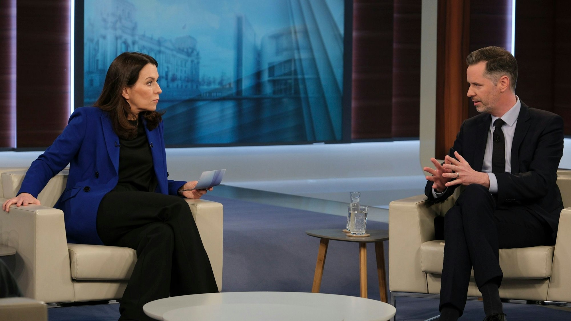 Christian Dürr (r.) und Anne Will