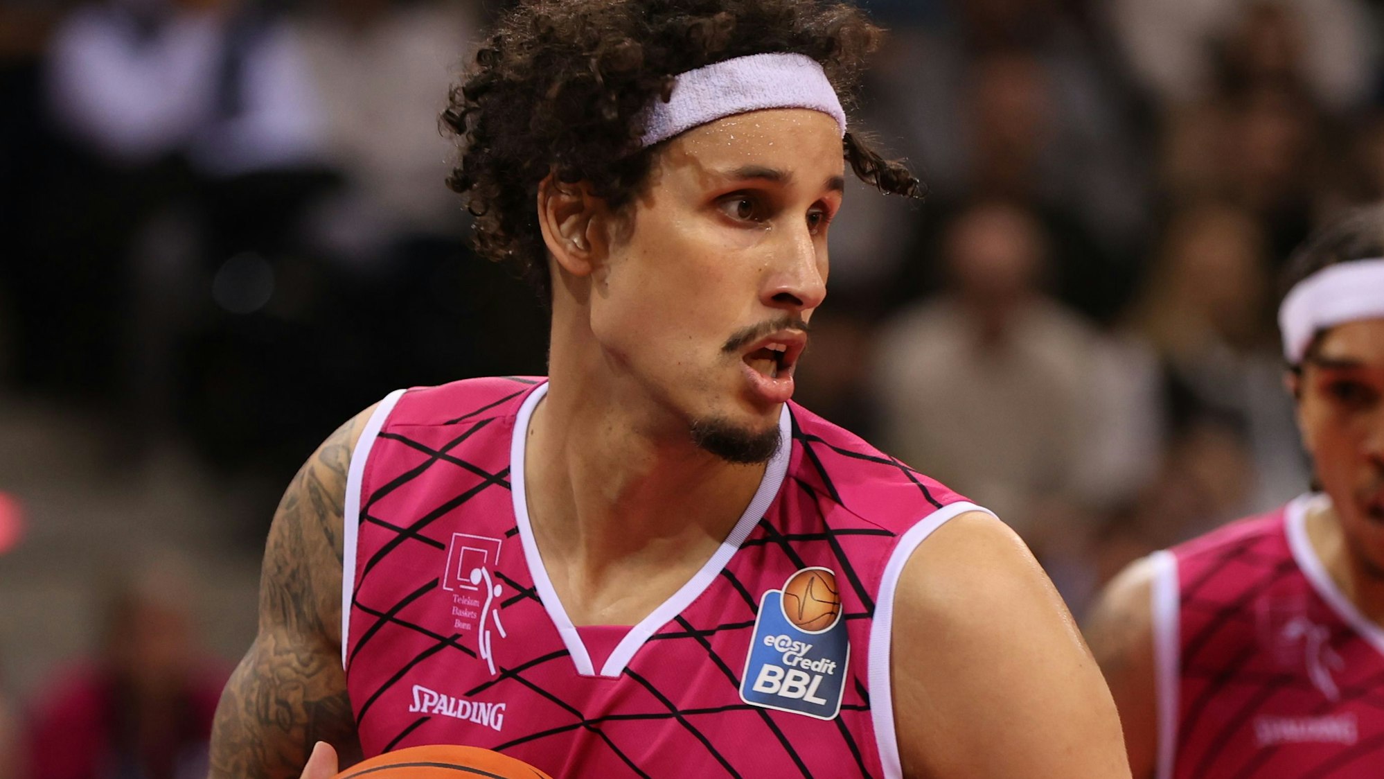 Center Michael Kessens ist wieder ein Teil der Telekom Baskets Bonn.