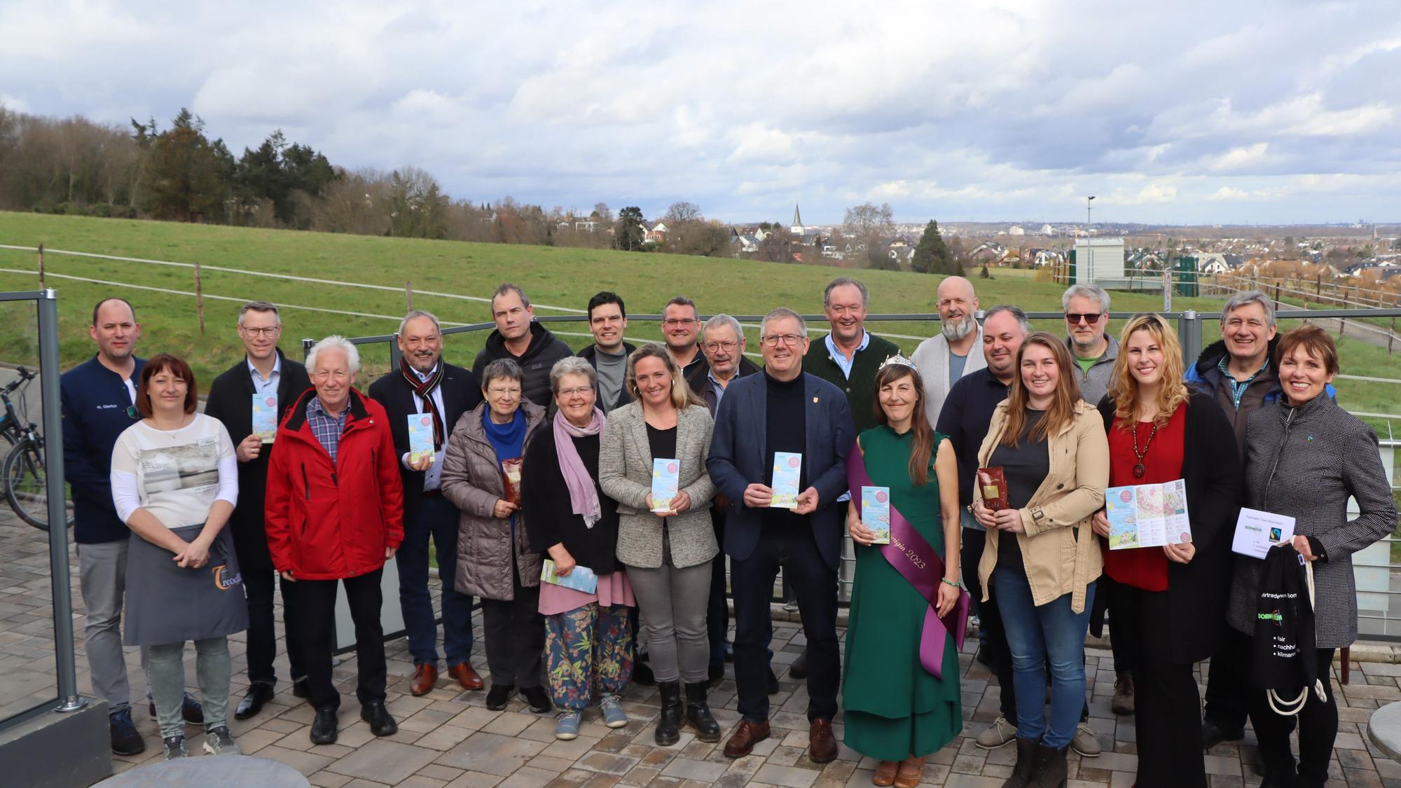 10.03.2023-bor-Viele Akteure des Frühlingserwachen im Vorgebirge und der Bornheimer Frühlings- und Spargelwochen - alle sind bereit und freuen sich jetzt auf viele interessierte Gäste. Foto: Klose