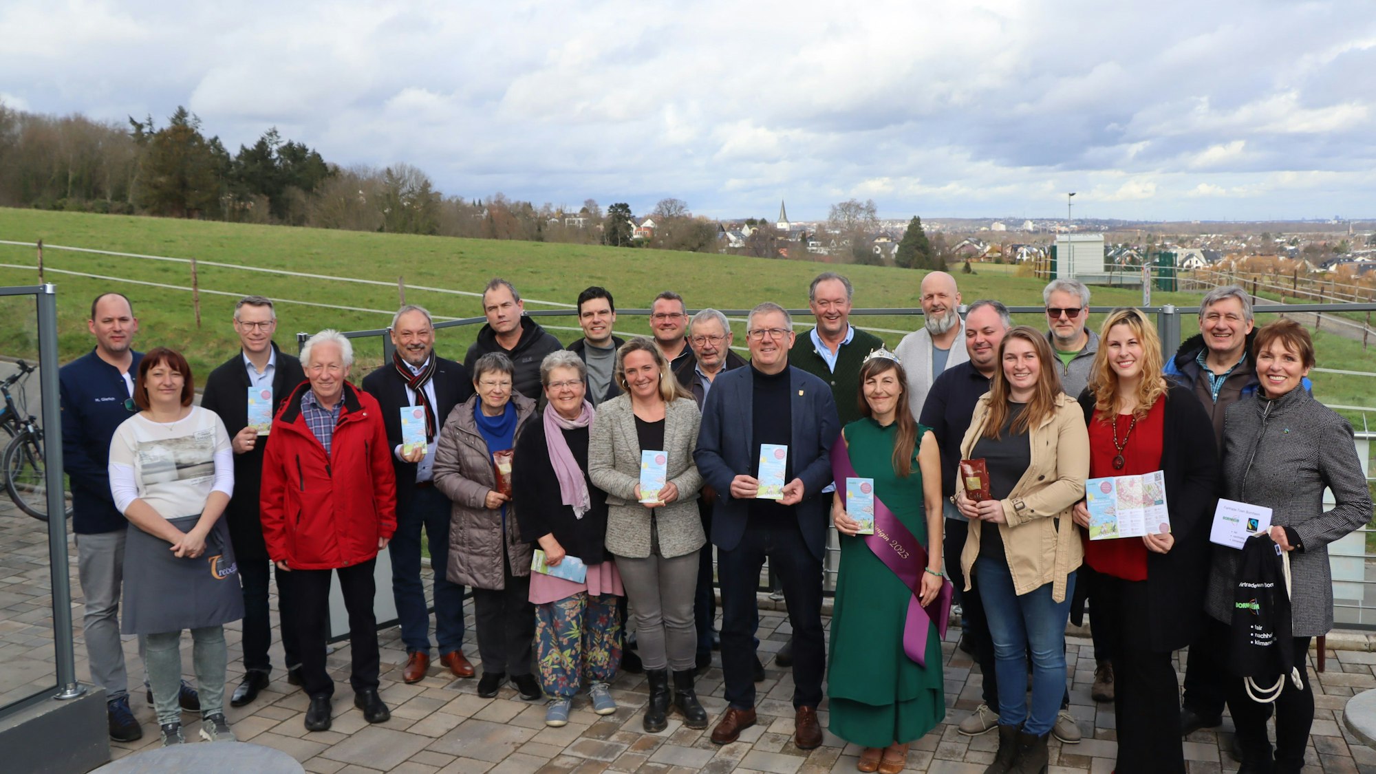 10.03.2023-bor-Viele Akteure des Frühlingserwachen im Vorgebirge und der Bornheimer Frühlings- und Spargelwochen - alle sind bereit und freuen sich jetzt auf viele interessierte Gäste. Foto: Klose