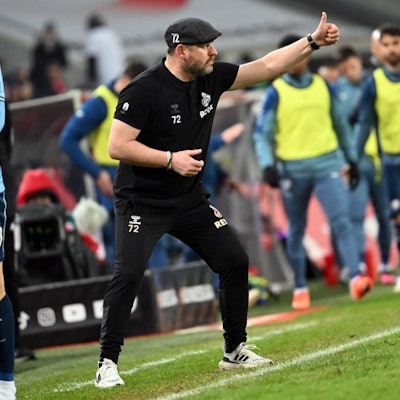 10.03.2023, Nordrhein-Westfalen, Köln: Fußball: Bundesliga, 1. FC Köln - VfL Bochum, 24. Spieltag, im RheinEnergieStadion. Kölns Trainer Steffen Baumgart. (zu dpa: «Kölns Baumgart rätselt über Videobeweis-Einsatz») Foto: Federico Gambarini/dpa +++ dpa-Bildfunk +++