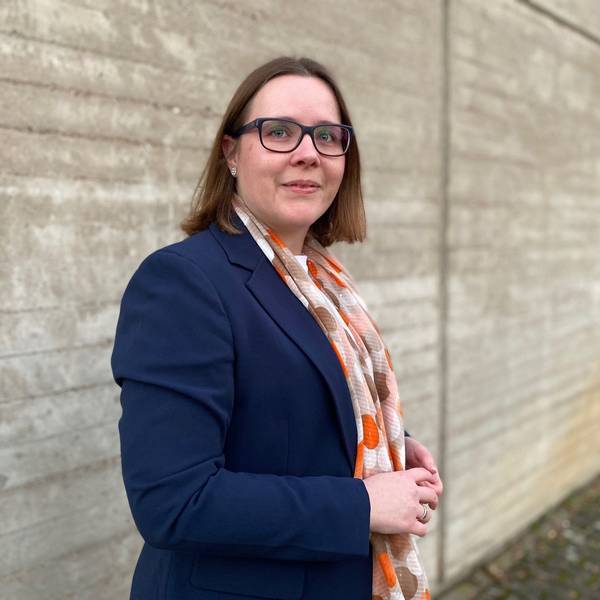 Kerstin Richter guckt in die Kamera.