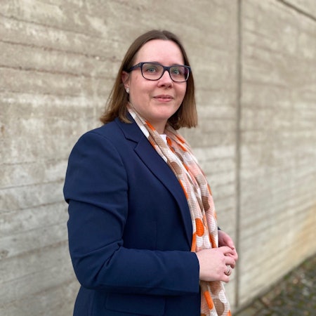 Kerstin Richter guckt in die Kamera.