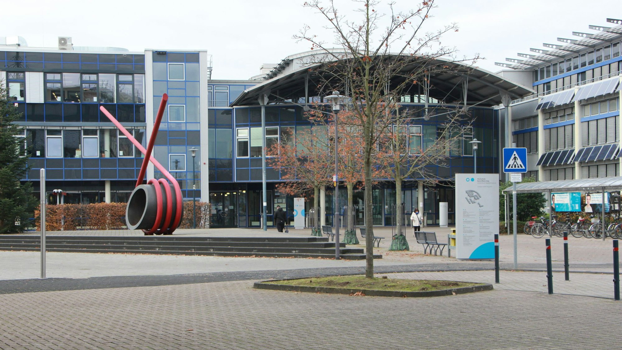 Außenansicht der Hochschule Bonn-Rhein-Sieg Standort St. Augustin.