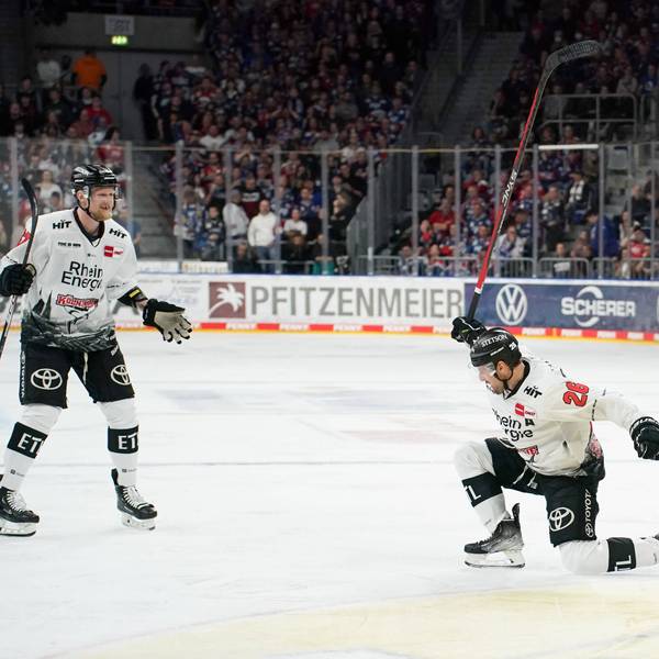 David Mcintyre Koelner Haie, 26 trifft gegen Felix Brueckmann Adler Mannheim 90 zum 0:1 Adler Mannheim vs. Koelner Haie, Eishockey, DEL, Play-Offs, Viertelfinale, Spiel 1, Spielzeit 2022/2023, 09.03.2023 Adler Mannheim vs. Koelner Haie, Eishockey, DEL, Play-Offs, Viertelfinale, Spiel 1, Spielzeit 2022/2023, 09.03.2023 Mannheim *** David Mcintyre Koelner Haie, 26 scores against Felix Brueckmann Adler Mannheim 90 to 0 1 Adler Mannheim vs Koelner Haie, ice hockey, DEL, play offs, quarter finals, game 1, season 2022 2023, 09 03 2023 Adler Mannheim vs Koelner Haie, ice hockey, DEL, play offs, quarter finals, game 1, season 2022 2023, 09 03 2023 Mannheim Copyright: xEibner-Pressefoto/DanielxBambergx EP_DBR