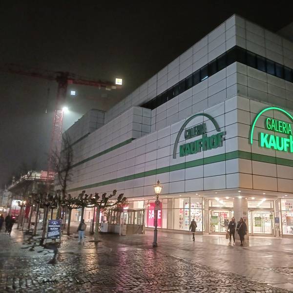 Außenansicht der Kaufhof-Filiale in Siegburg.