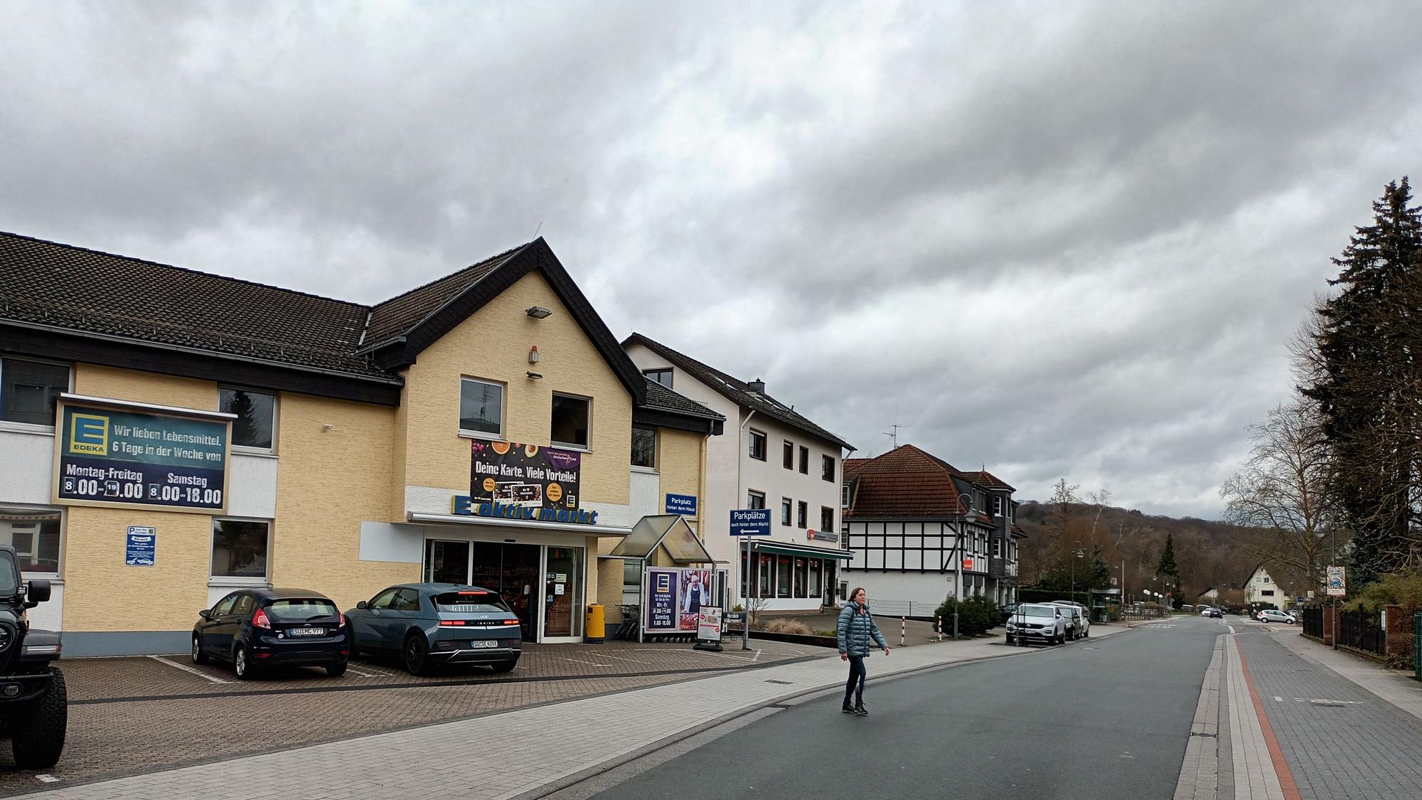 Außenasnsicht des Edeka Mülln in Lohmar.