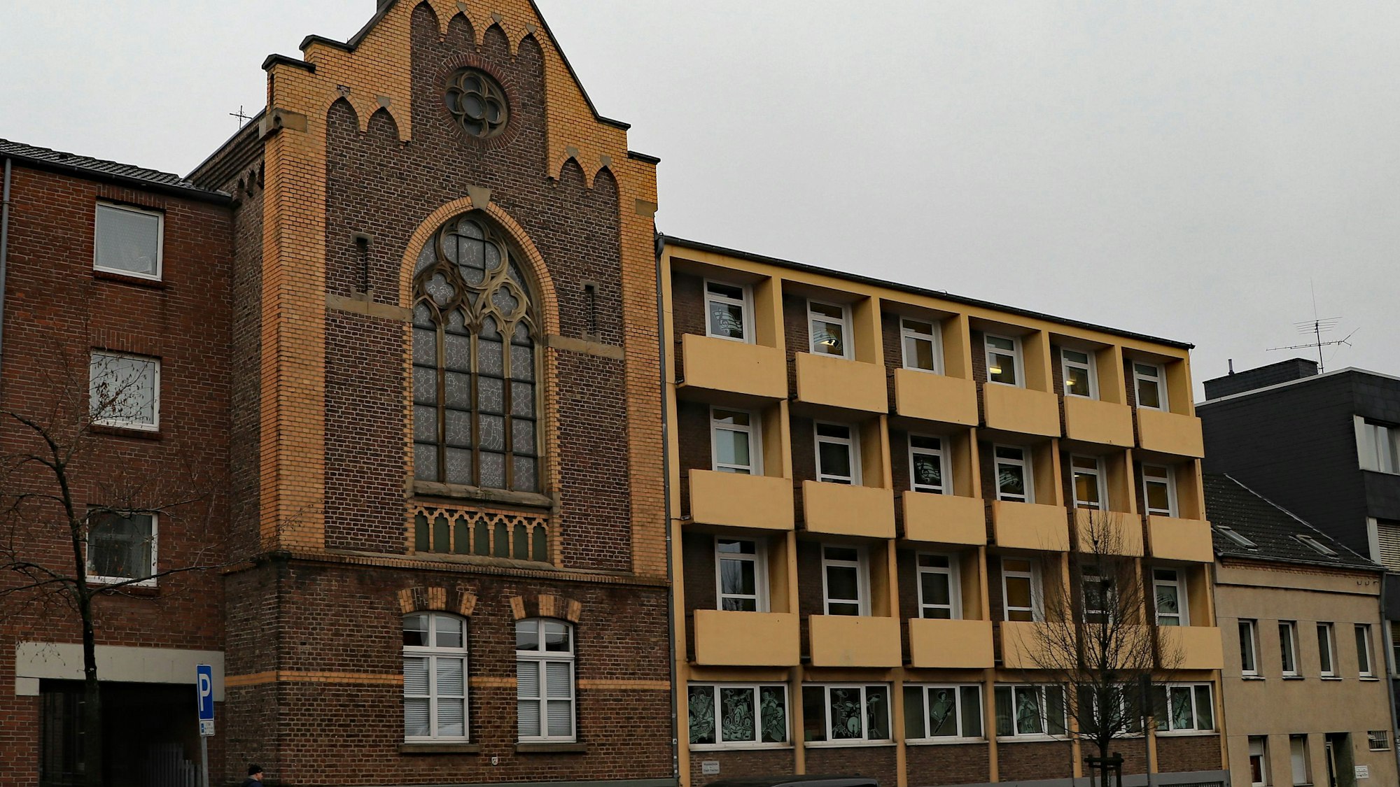 Das Gebäude des ehemaligen Krankenhauses in Frechen, in dem sich der Sitz der Musikschule befindet.