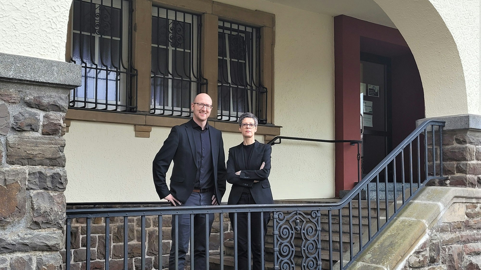 Bürgermeister Ingo Pfennings (l.) und Binca Renn, Leiterin der neuen Wirtschafts-, Tourismus und Veranstaltungs GmbH.