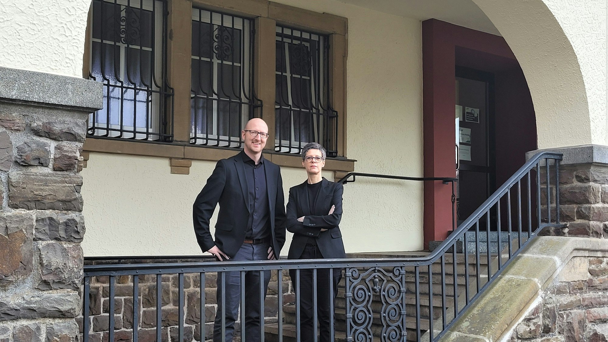 Bürgermeister Ingo Pfennings (l.) und Binca Renn, Leiterin der neuen Wirtschafts-, Tourismus und Veranstaltungs GmbH.