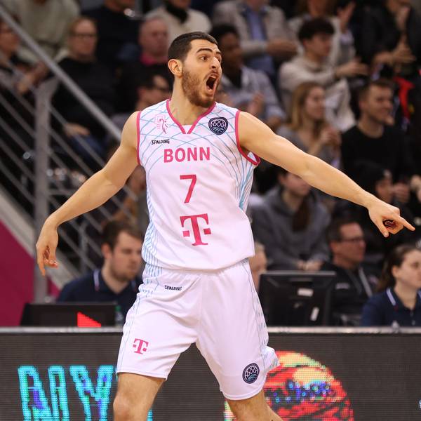 Sebastian Herrera gibt Anweisungen
