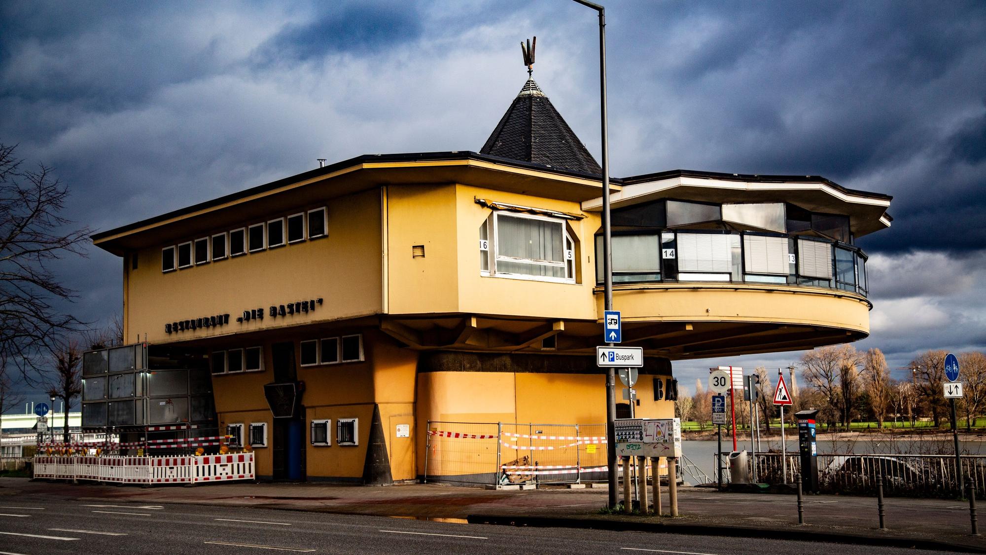 Das frühere Spitzenrestaurant Bastei am Kölner Rheinufer.