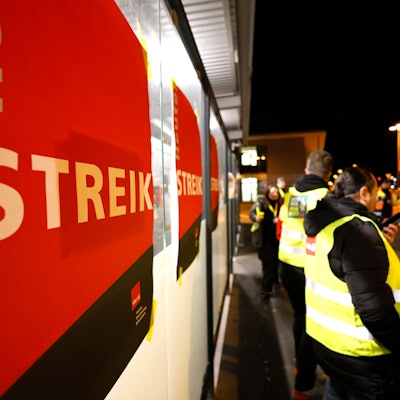 Fluggäste müssen sich auf massive Flugausfälle einstellen.