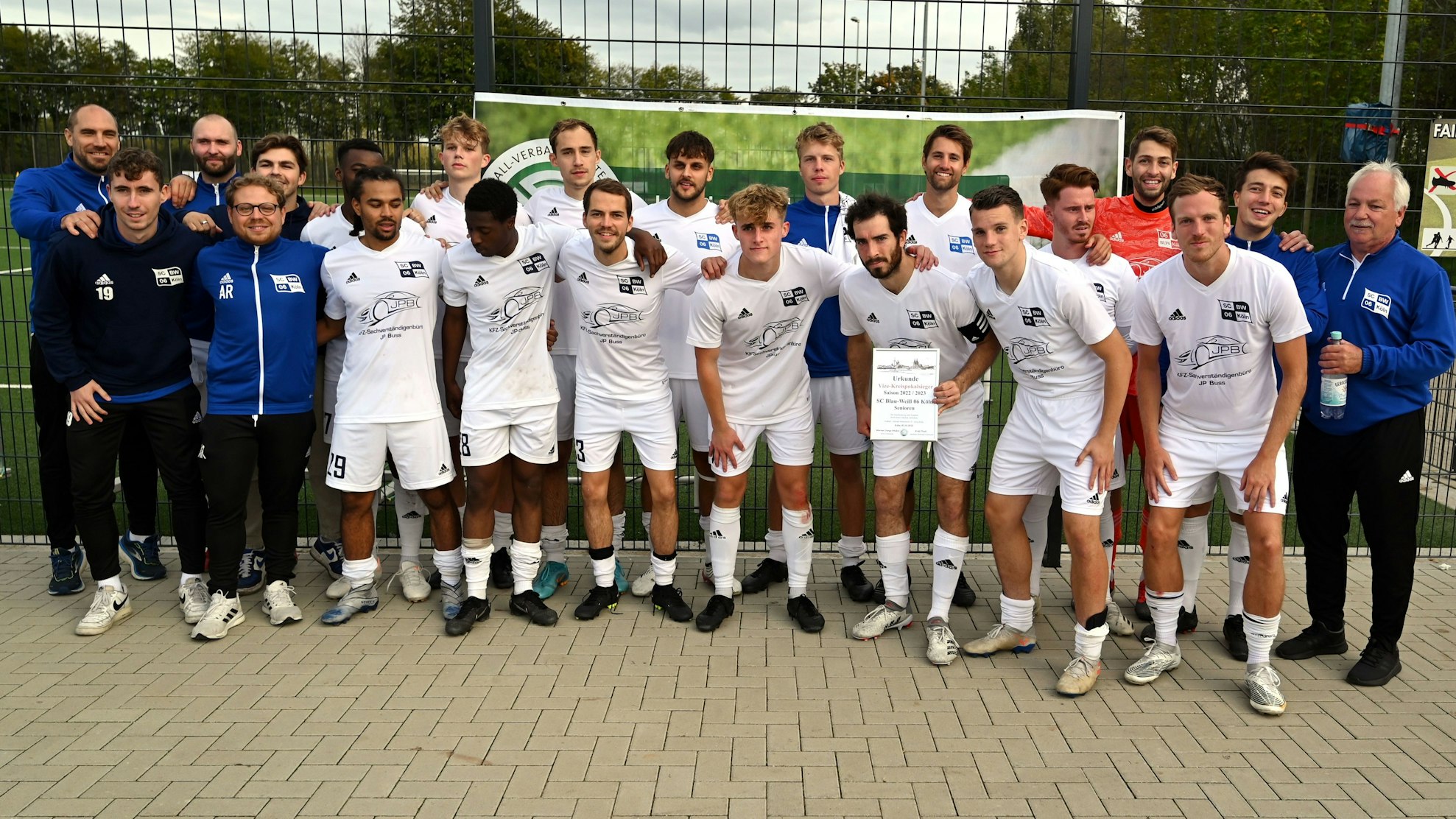 03.10.2022-Fussball-Blau Weiß Köln - FC Pesch
Kreispokal-Finale 22/23
Mannschaft Blau-Weiß Köln
Foto: Uli Herhaus