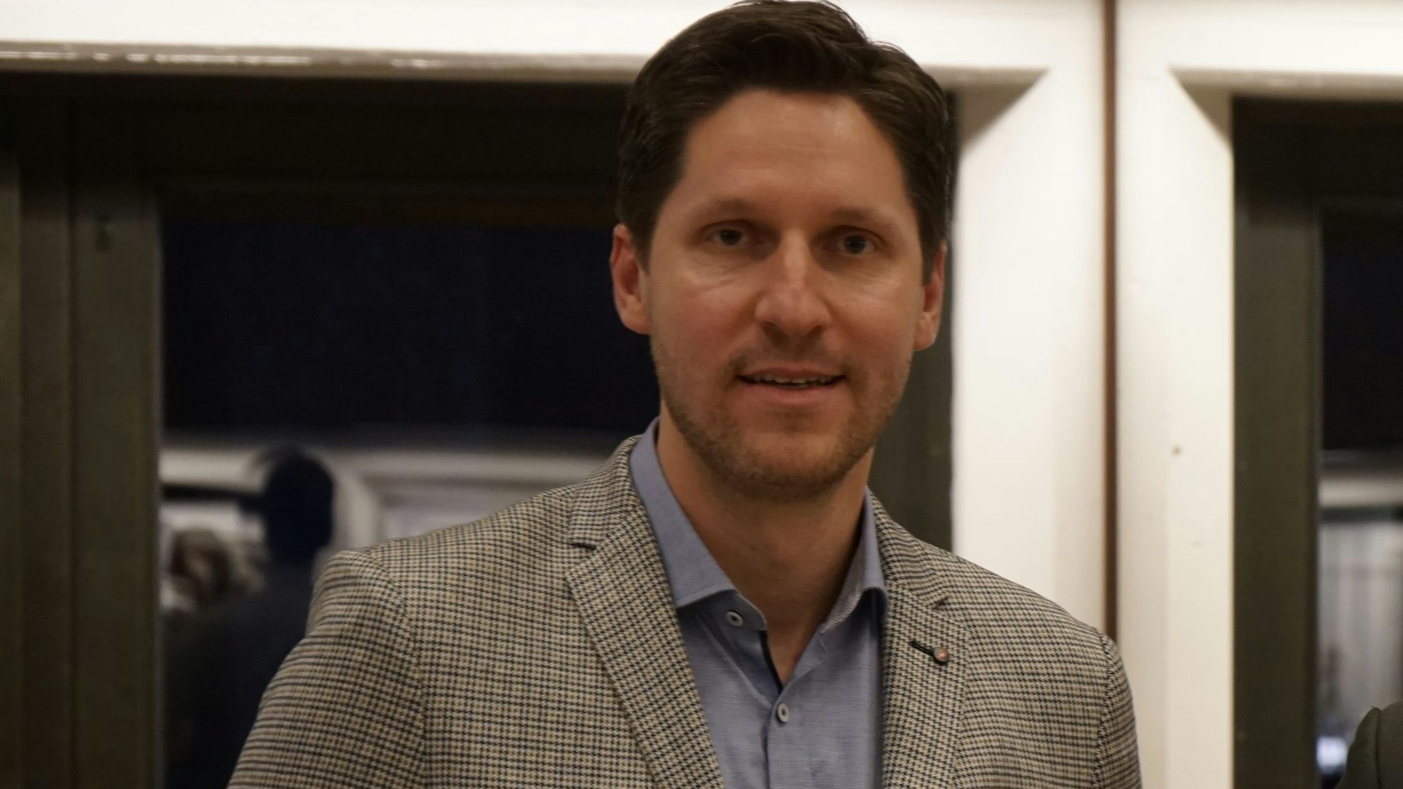 Das Foto zeigt Dominik Laufs. Seine Wahl zum 1. Beigeordneten in Kerpen ist von den Kontrollbehörden beanstandet worden. Ihm fehle Führungserfahrung.