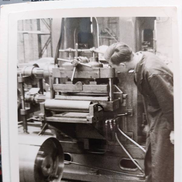 Karl-Heinz Oellig hat die damals wohl erste Offsetplatten-Entwicklungsmaschine entworfen und gebaut