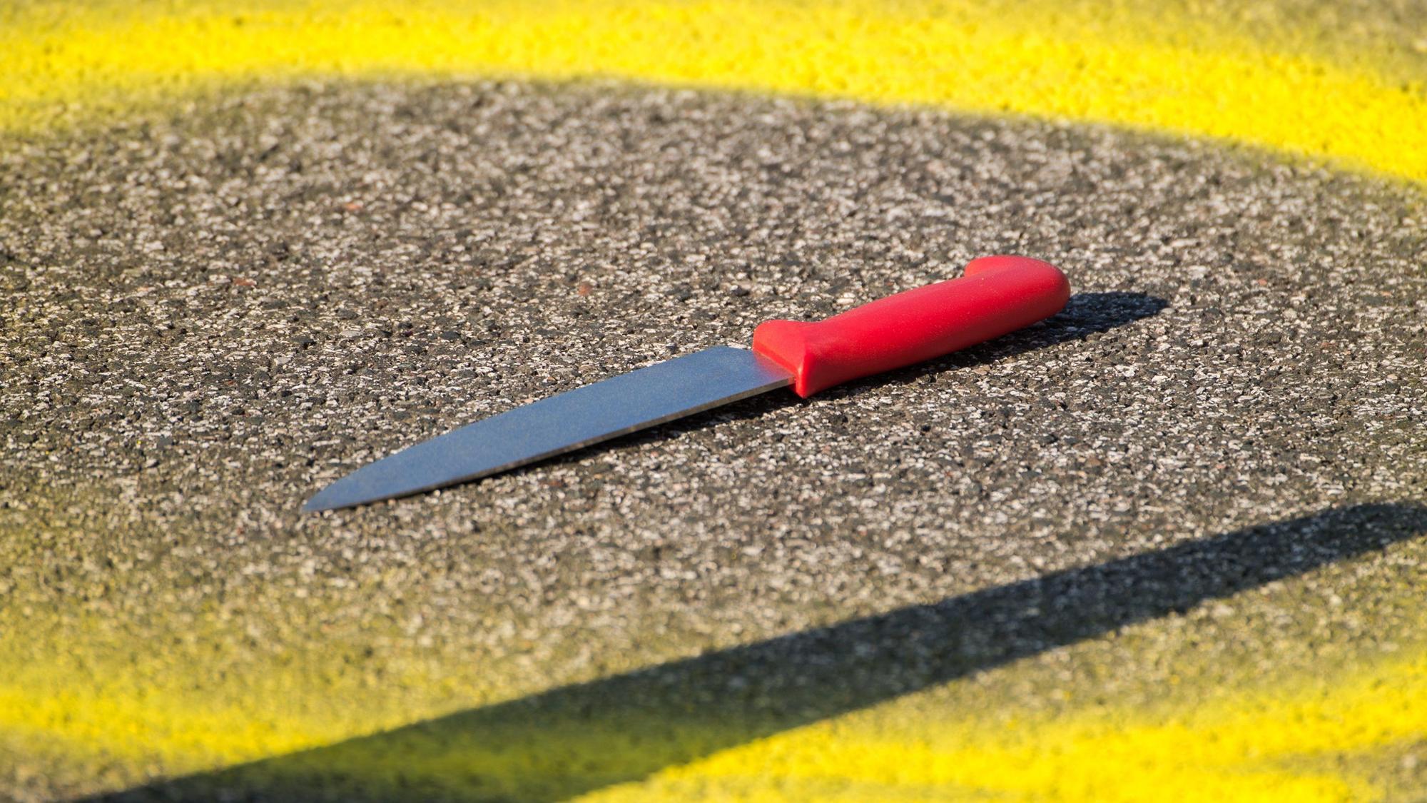 Bei Auseinandersetzungen kommen immer häufiger Messer zum Einsatz. Diesen Umstand beklagte die Kölner Polizei schon vor einigen Jahren. Doch der Trend hält an.