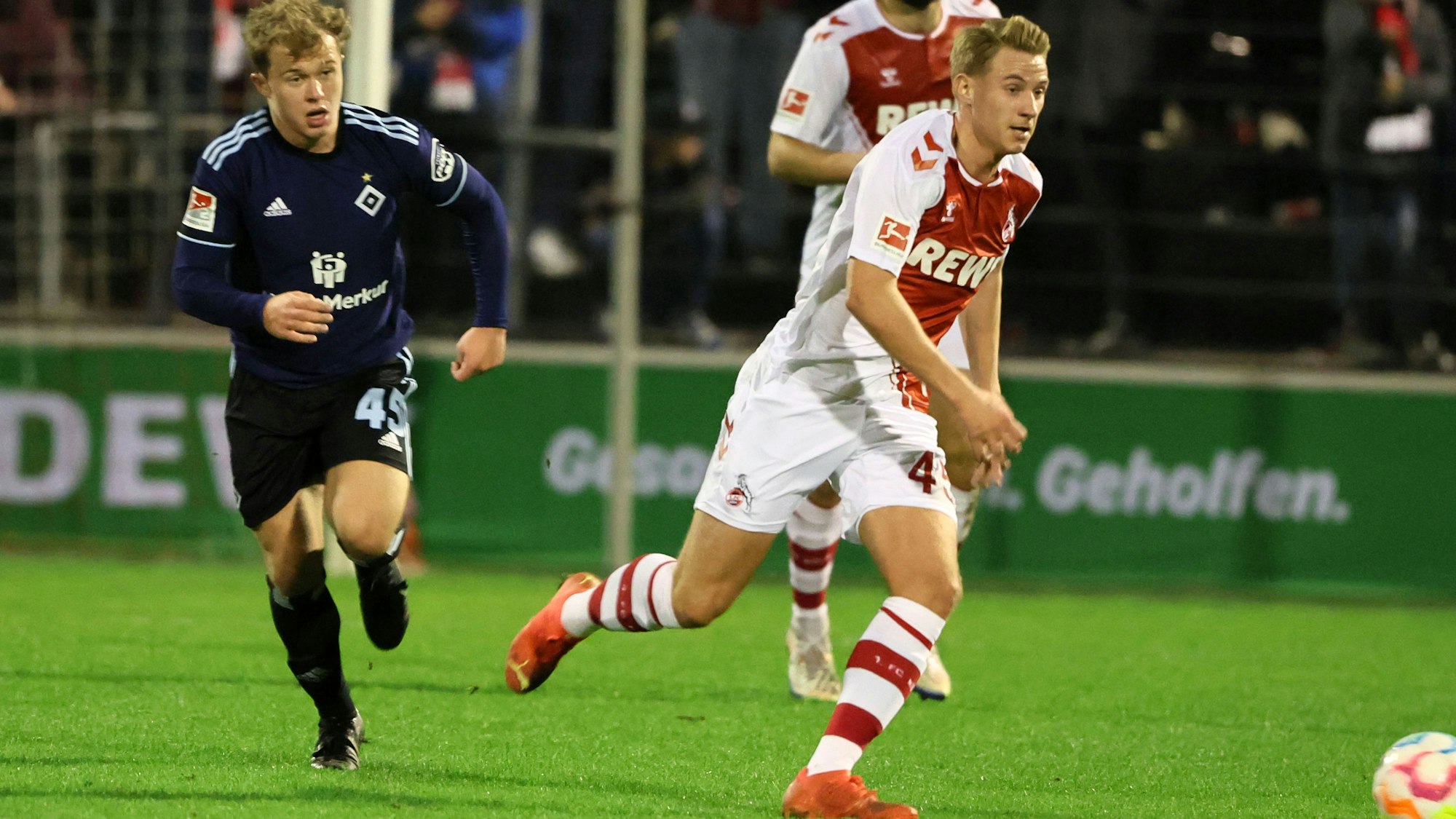 1. FC Köln vs. Hamburger SV, Testspiel, Trainingsspiel, rechts: Joshua Schwirten (1. FC Köln), 07.01.2023, Bild: Herbert Bucco