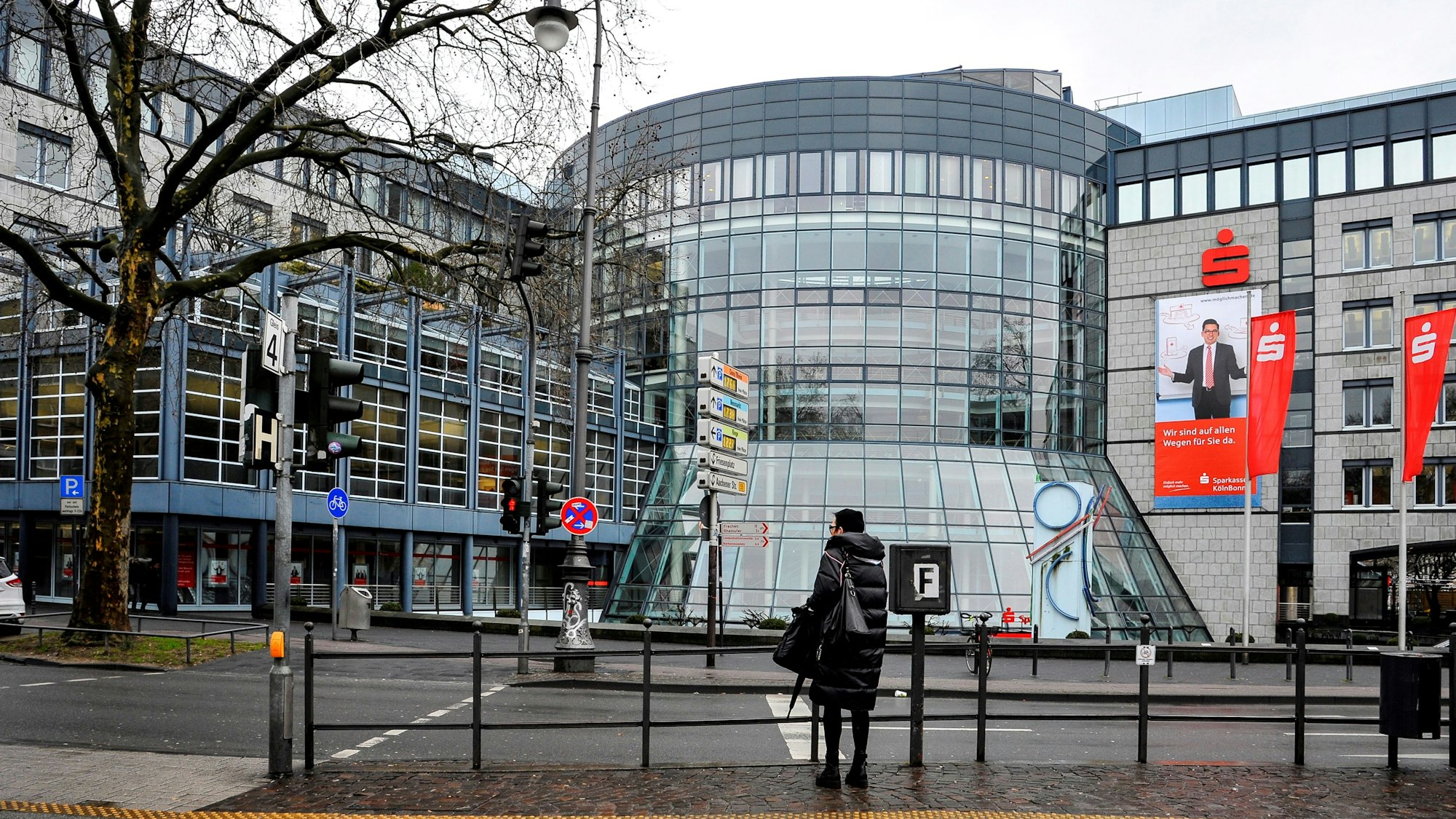 Zentrale der Sparkasse Köln Bonn am Rudolfplatz in Köln.