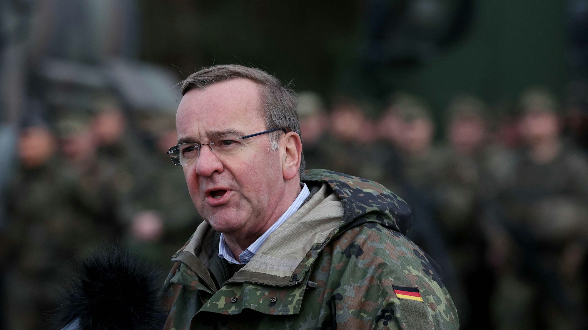 Verteidigungsminister Boris Pistorius bei seinem Besuch am Donnerstag in der Streitkräftebasis.