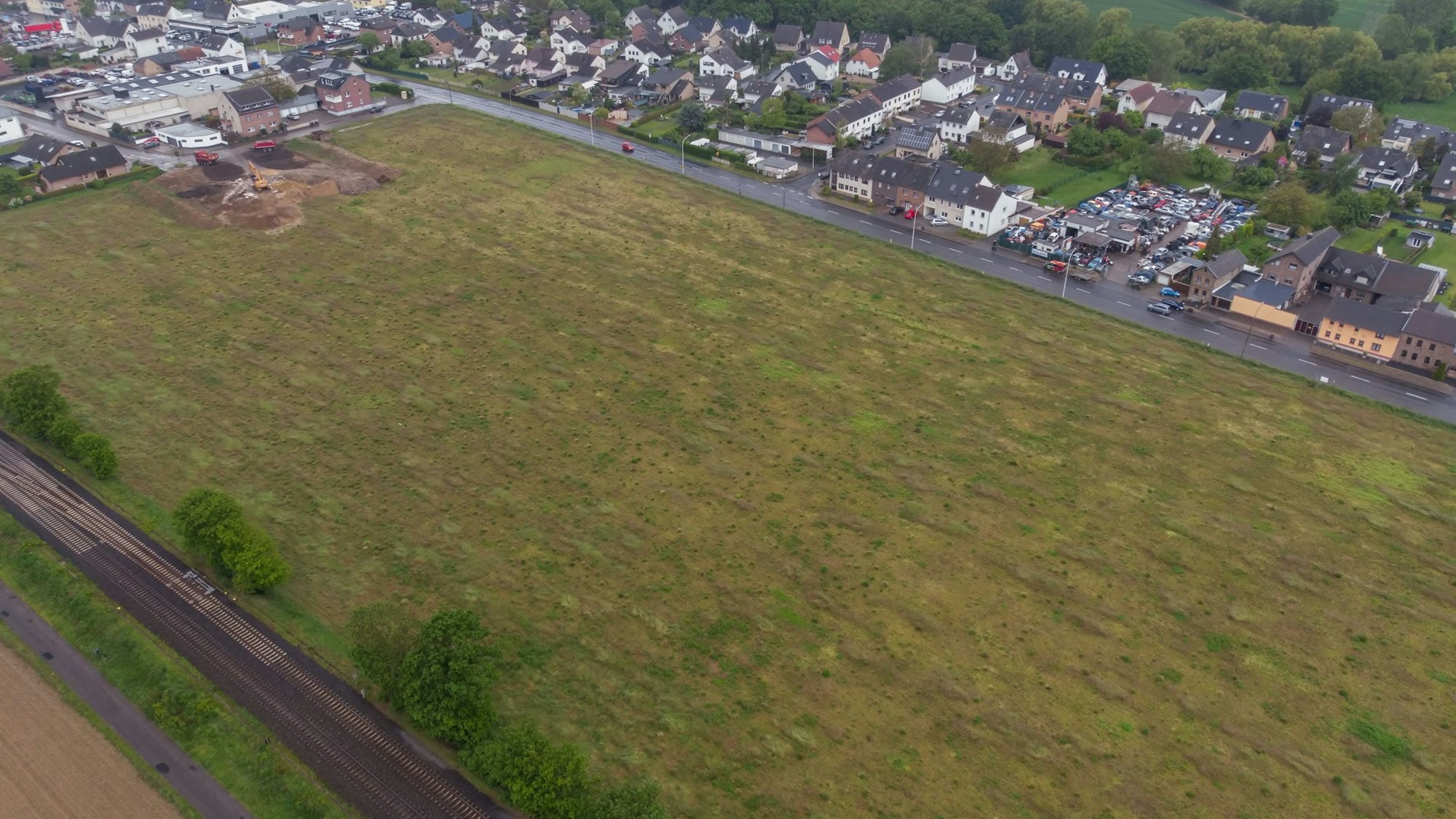 Das Luftbild zeigt die 56 Hektar große Fläche in Hausweiler, wo ein Neubaugebiet entstehen soll.