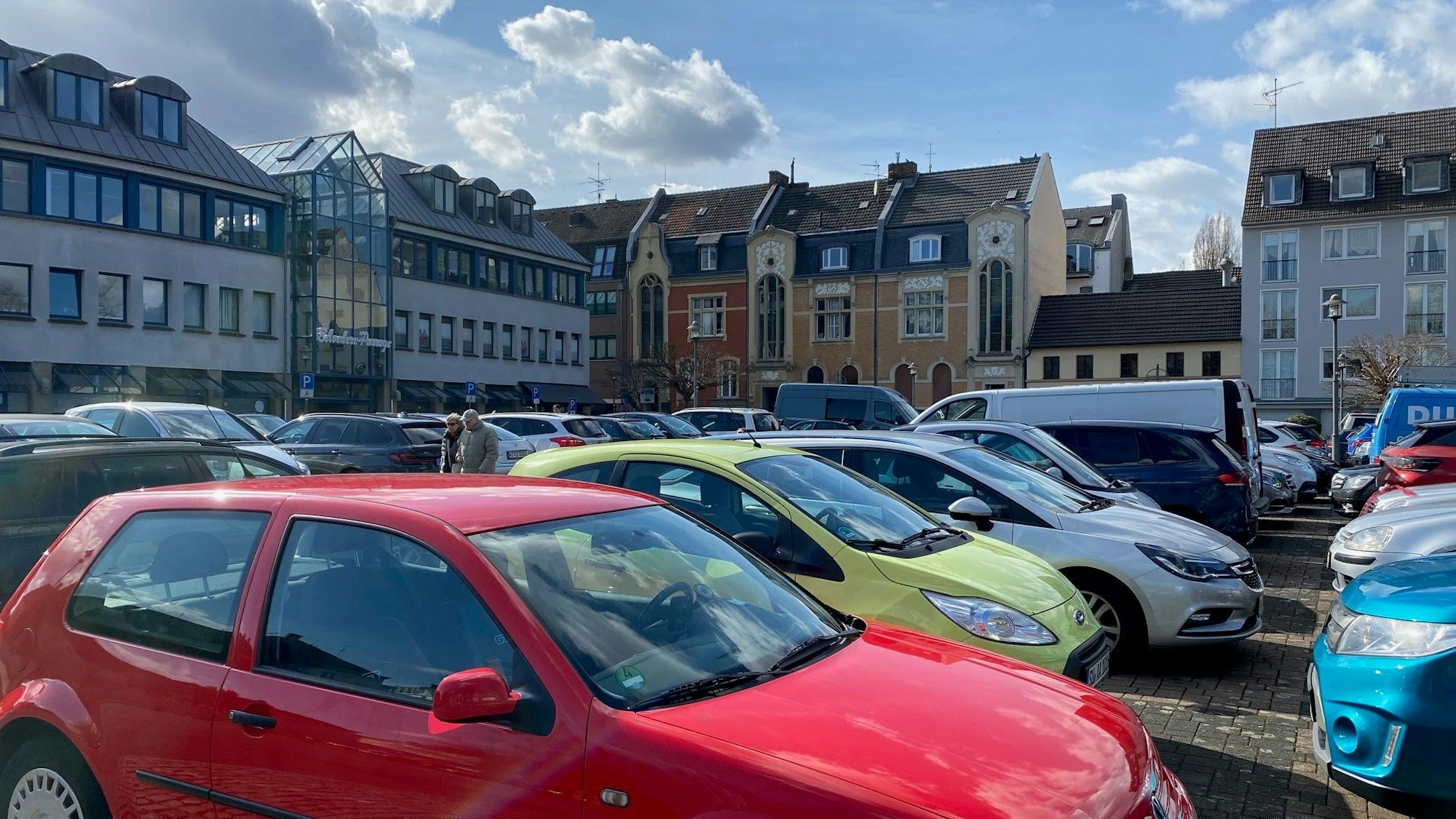 Der Belvedere dient als Parkplatz. Denkbar ist aber auch eine Bebauung.