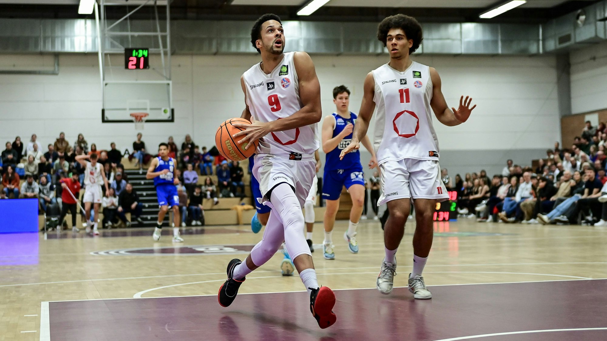Barmer 2. Basketball Bundesliga ProB, Rheinstars Koeln vs. ROTH Energie Giessen Pointers, 07.01.2023 Andrew Onwuegbuzie RheinStars Koeln 9, Barmer 2. Basketball Bundesliga ProB, Rheinstars Koeln vs. ROTH Energie Giessen Pointers am 07.01.2023 im ASV Koeln in Koeln Nordrhein-Westfalen *** Barmer 2 Basketball Bundesliga ProB, Rheinstars Koeln vs ROTH Energie Giessen Pointers, 07 01 2023 Andrew Onwuegbuzie RheinStars Koeln 9 , Barmer 2 Basketball Bundesliga ProB, Rheinstars Koeln vs ROTH Energie Giessen Pointers on 07 01 2023 at the ASV Koeln in Koeln North Rhine Westphalia Copyright: xBEAUTIFULxSPORTS/Mueller-Laschetx