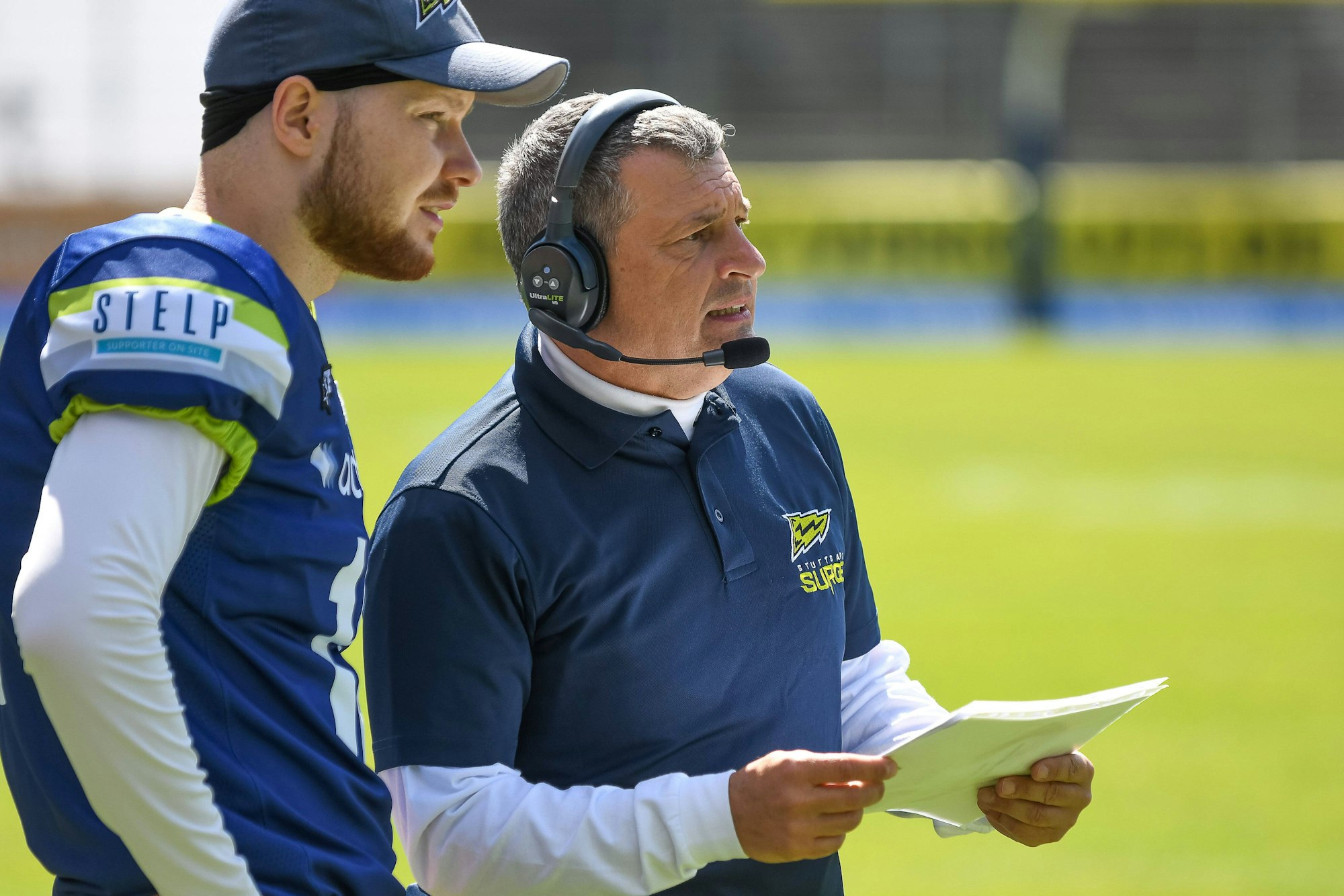 Michael Winterlik Stuttgart Surge 16, Martin Hanselmann Stuttgart Surge Headcoach Stuttgart Surge vs. Frankfurt Galaxy, American Football, European League of Football, Spieltag 6, 2022, 10.07.2022, Stuttgart Surge vs. Frankfurt Galaxy, American Football, European League of Football, Spieltag 6, 2022, 10.07.2022 Stuttgart *** Michael Winterlik Stuttgart Surge 16 , Martin Hanselmann Stuttgart Surge Headcoach Stuttgart Surge vs Frankfurt Galaxy, American Football, European League of Football, Matchday 6, 2022, 10 07 2022, Stuttgart Surge vs Frankfurt Galaxy, American Football, European League of Football, Matchday 6, 2022, 10 07 2022 Stuttgart Copyright: xEibner-Pressefotox EP_FSU