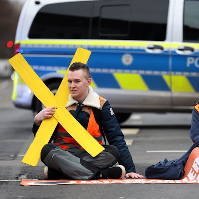 Klima-Aktivisten Anfang März auf der Universitätsstraße in Köln