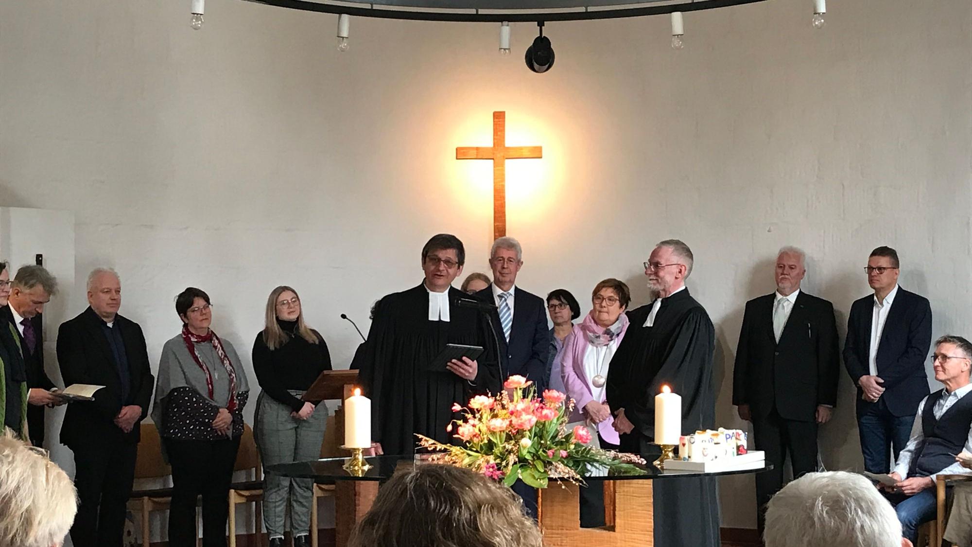 19.03.2023 Alfter: Festgottesdienst zur Einführung von Pfarrer Michael Verhey als neuer Pfarrer in der Kirchengemeinde Vorgebirge.